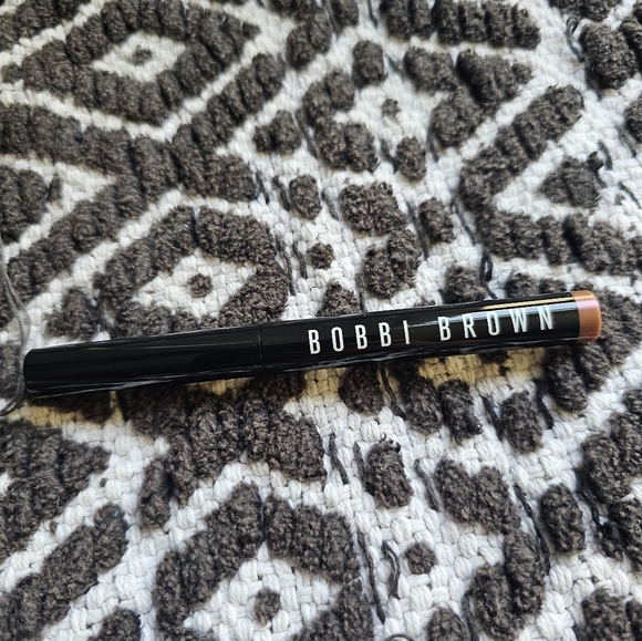 Bobbi Brown Long-Wear Cream Shadow Stick- Incandescent (Metallic)- 05 oz./1.6 g - Picture 15 of 16